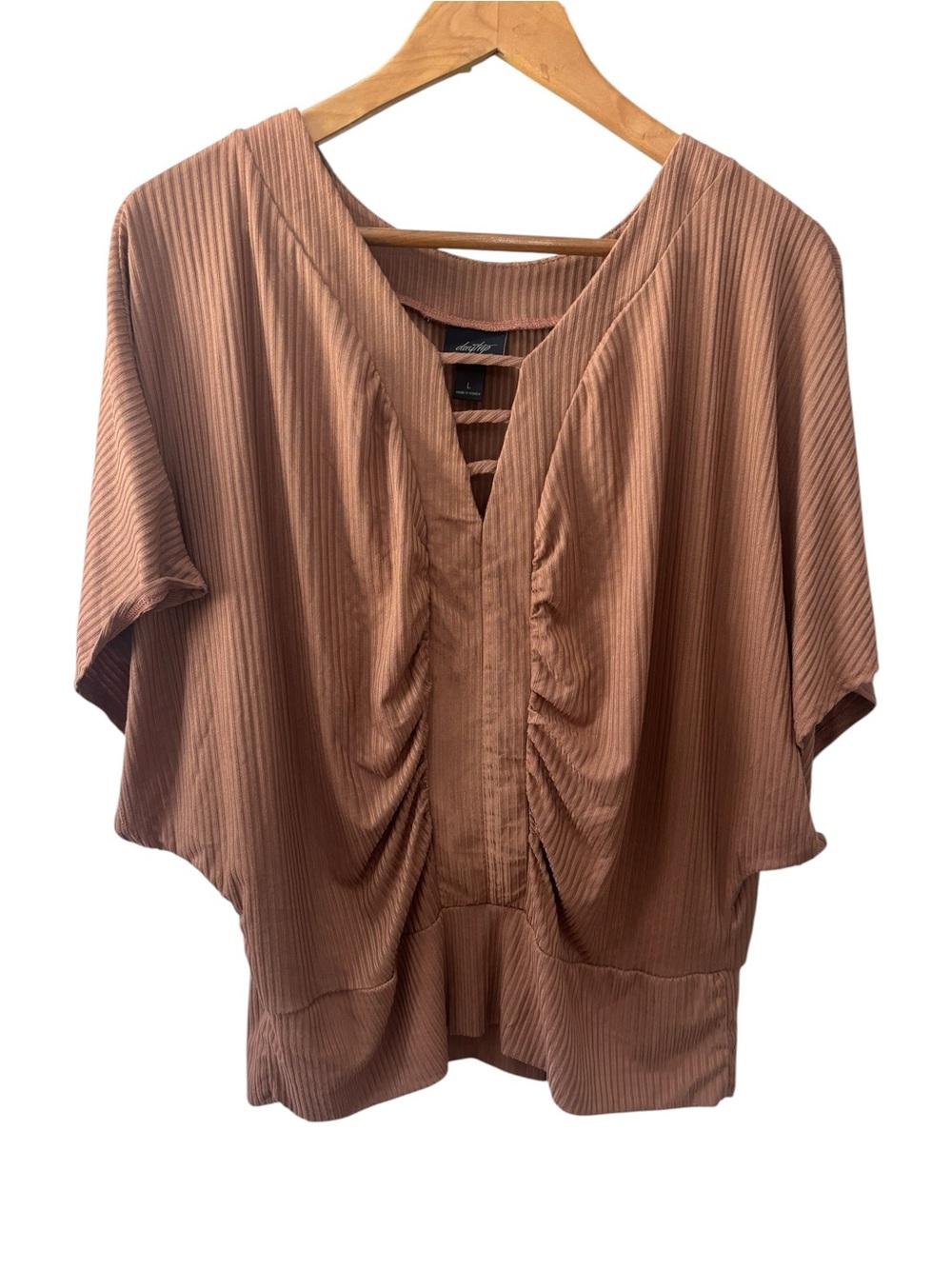 Day Trip Mauve Top Womens Size Large Vneck Slinky Dolman Sleeve Shirt Banded Hem